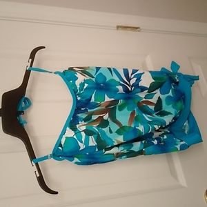 Tankini top Size M. NWOT